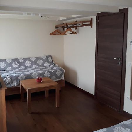 Casa Zuel Guesthouse Rolle Eksteriør billede