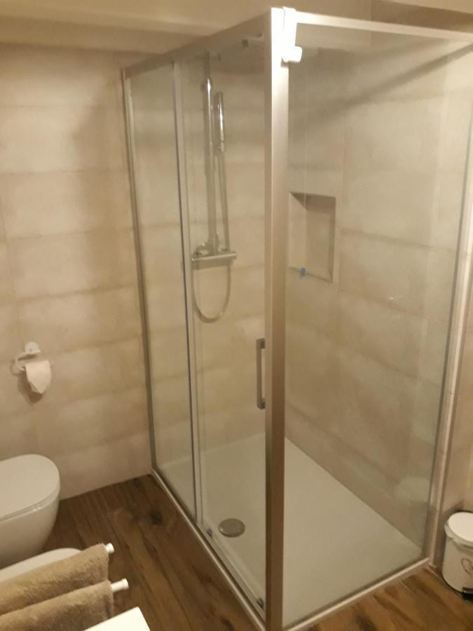 Casa Zuel Guesthouse Rolle Eksteriør billede