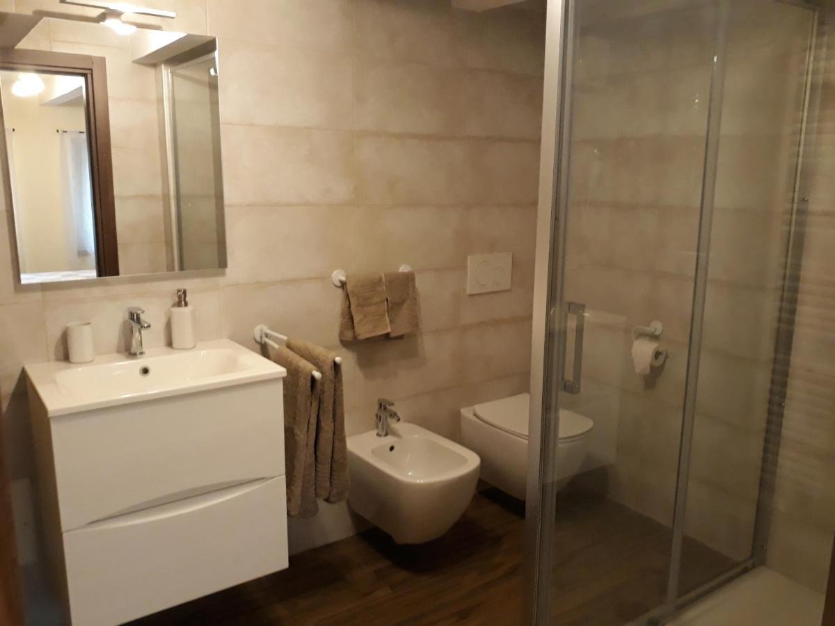 Casa Zuel Guesthouse Rolle Eksteriør billede